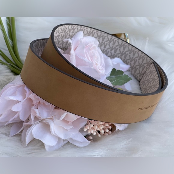 Michael Kors Women's Vanilla Faux Leather Belt - Picture 6 of 16